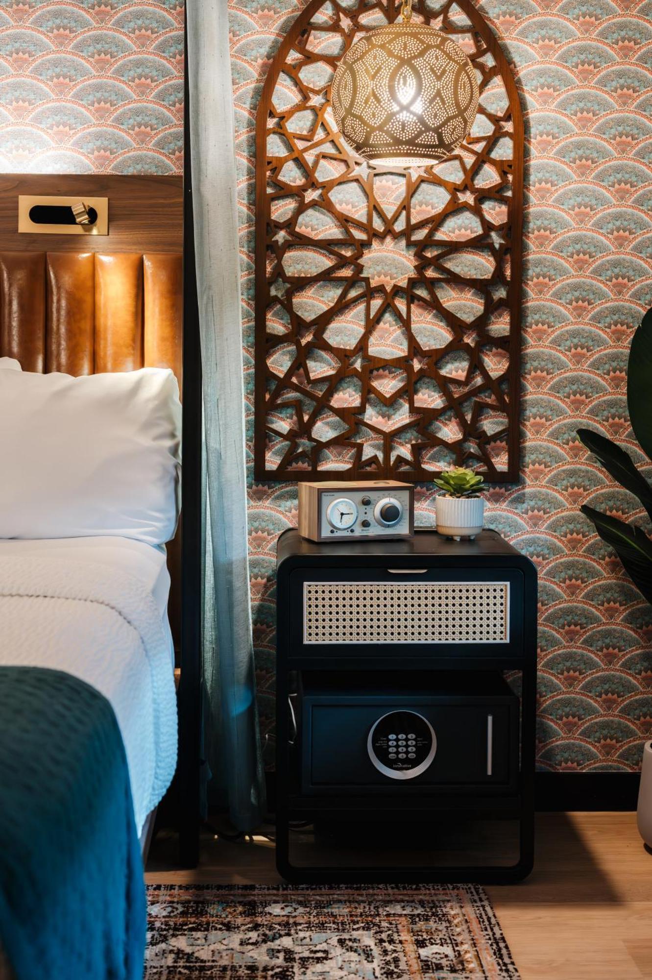 Uncommoner Hotel By Reverie Boutique Collection West Yarmouth Bagian luar foto
