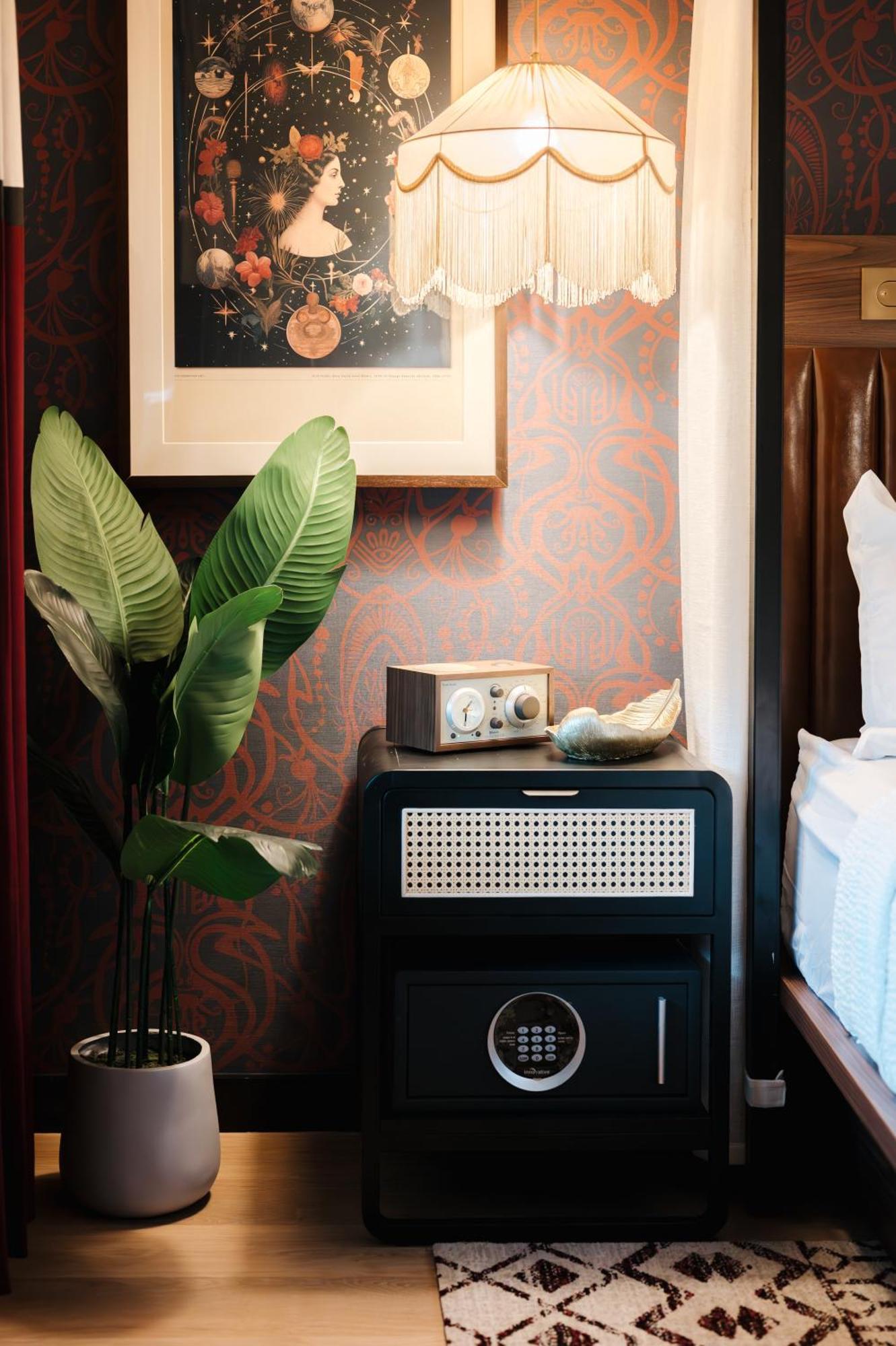 Uncommoner Hotel By Reverie Boutique Collection West Yarmouth Bagian luar foto